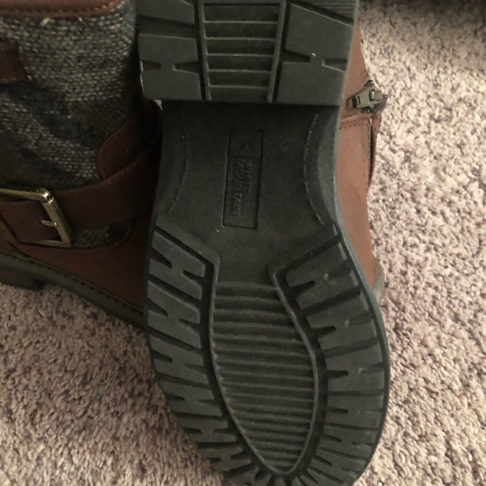 Boots - Picture 3 of 3